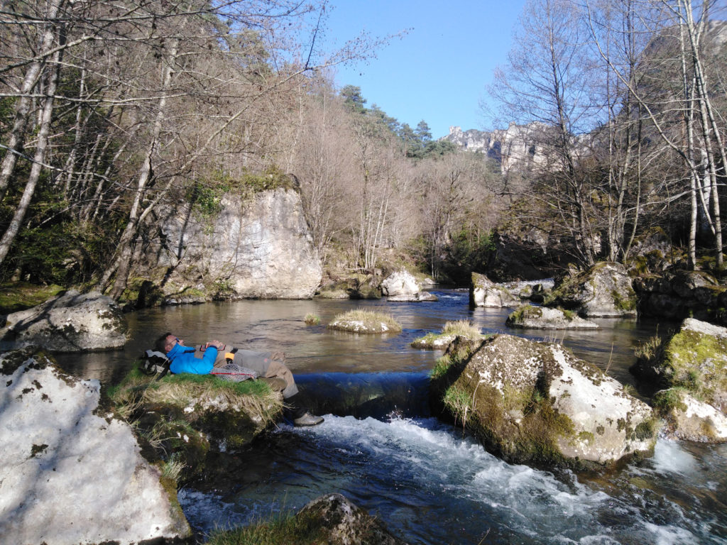rivière Jonte, pêche à la mouche et tenkara en Aveyron, guide de pêche à la mouche, nymphe. Gorge du Tarn, gorge de la Dourbie, gorge de la Jonte